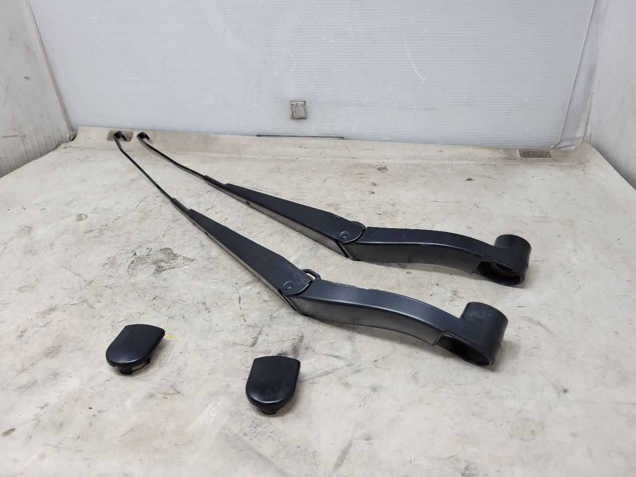 2017 ESCALADE FRONT WINDSHIELD WIPER ARMS PAIR 27760 - image 7