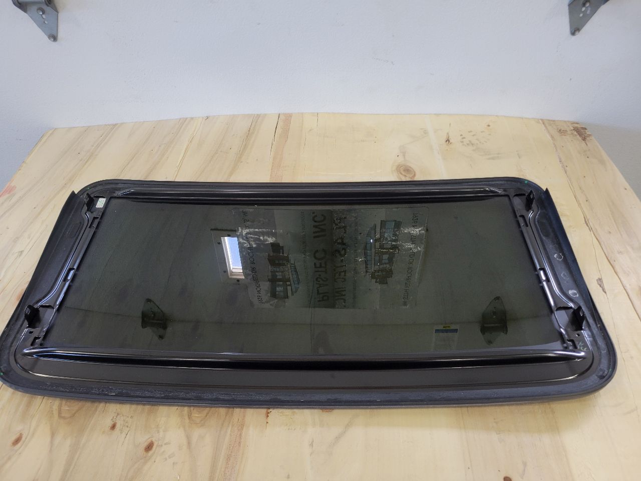 2017 ESCALADE OEM SUN ROOF GLASS ONLY 27764 - image 5
