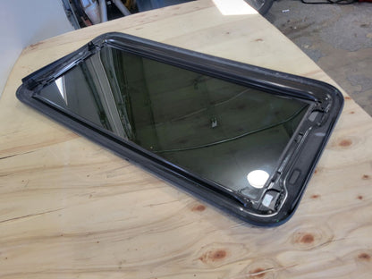 2017 ESCALADE OEM SUN ROOF GLASS ONLY 27764 - image 8