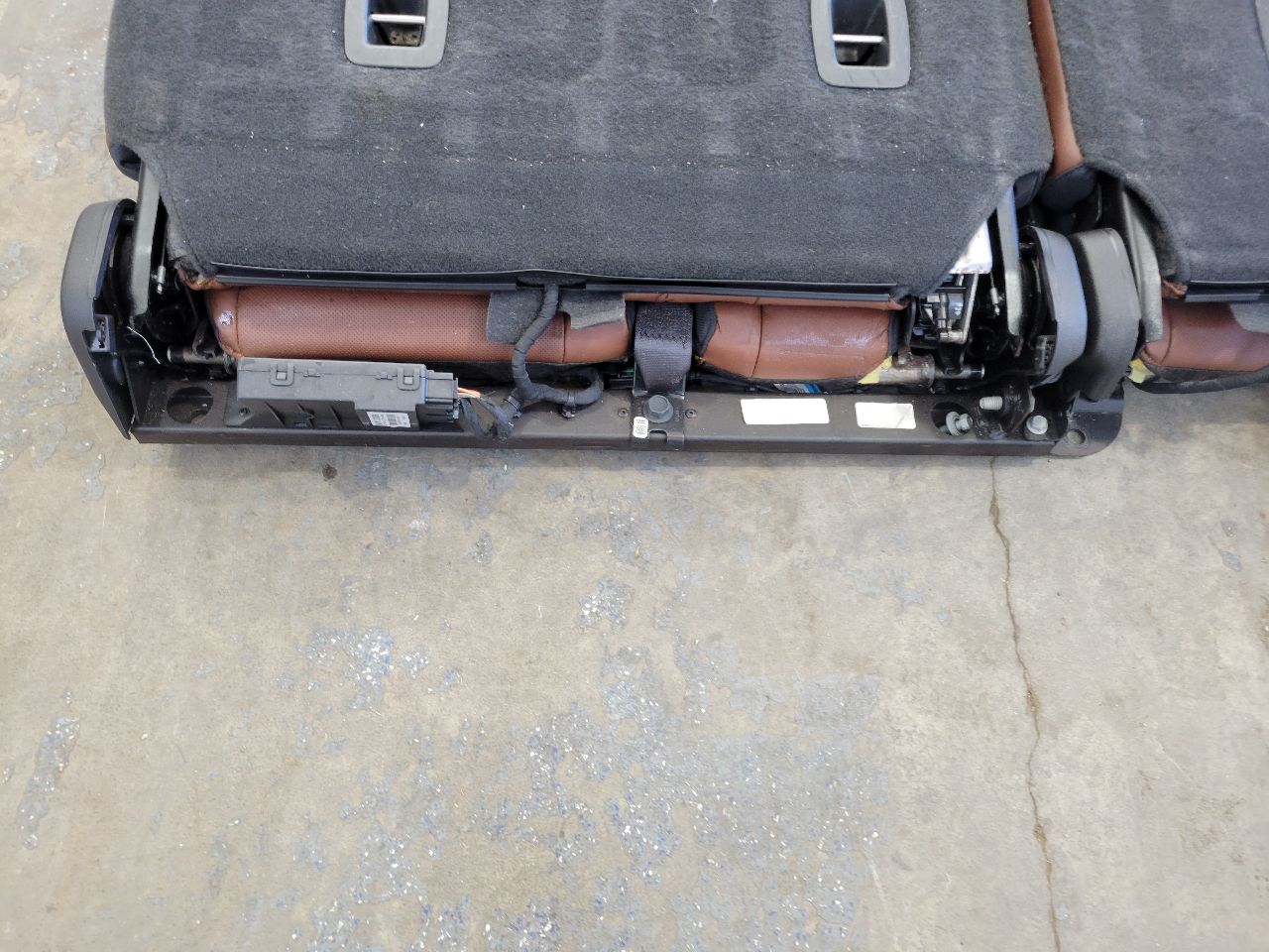 2017 ESCALADE THIRD ROW SEAT POWER FOLD BROWN 27765 - image 11