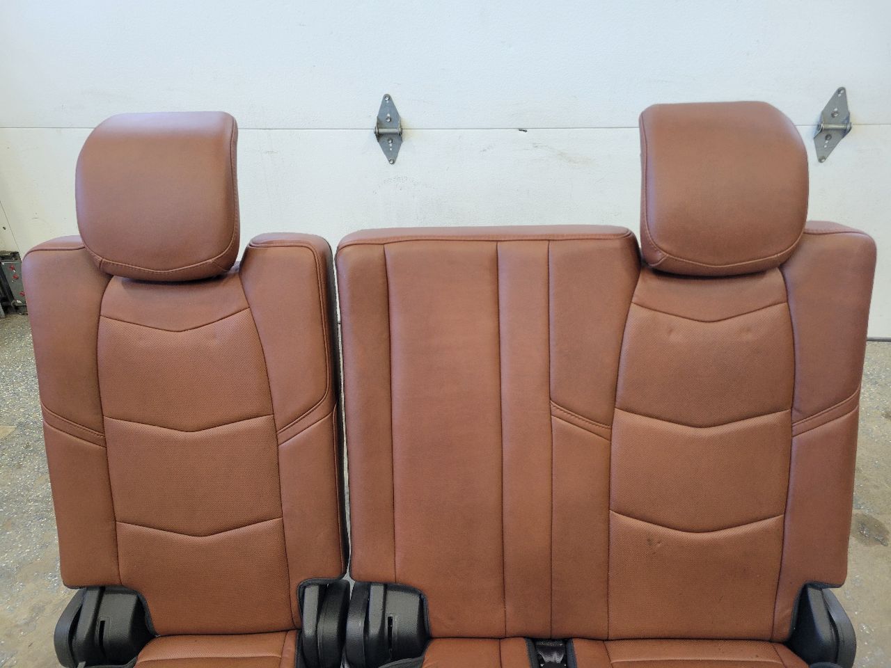 2017 ESCALADE THIRD ROW SEAT POWER FOLD BROWN 27765 - image 3