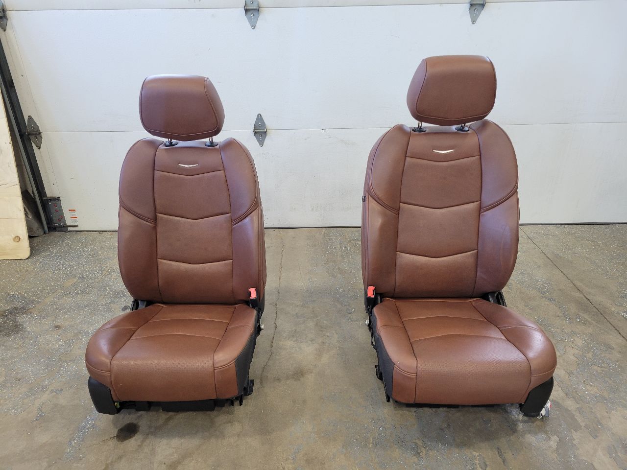 2017 ESCALADE FRONT VEHCCIO BROWN SEATS PAIR 27766 - image 1