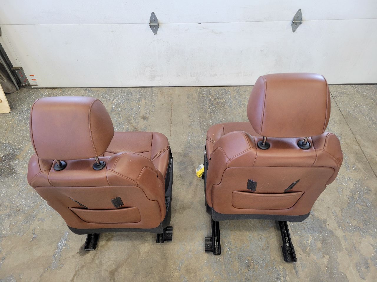 2017 ESCALADE FRONT VEHCCIO BROWN SEATS PAIR 27766 - image 10