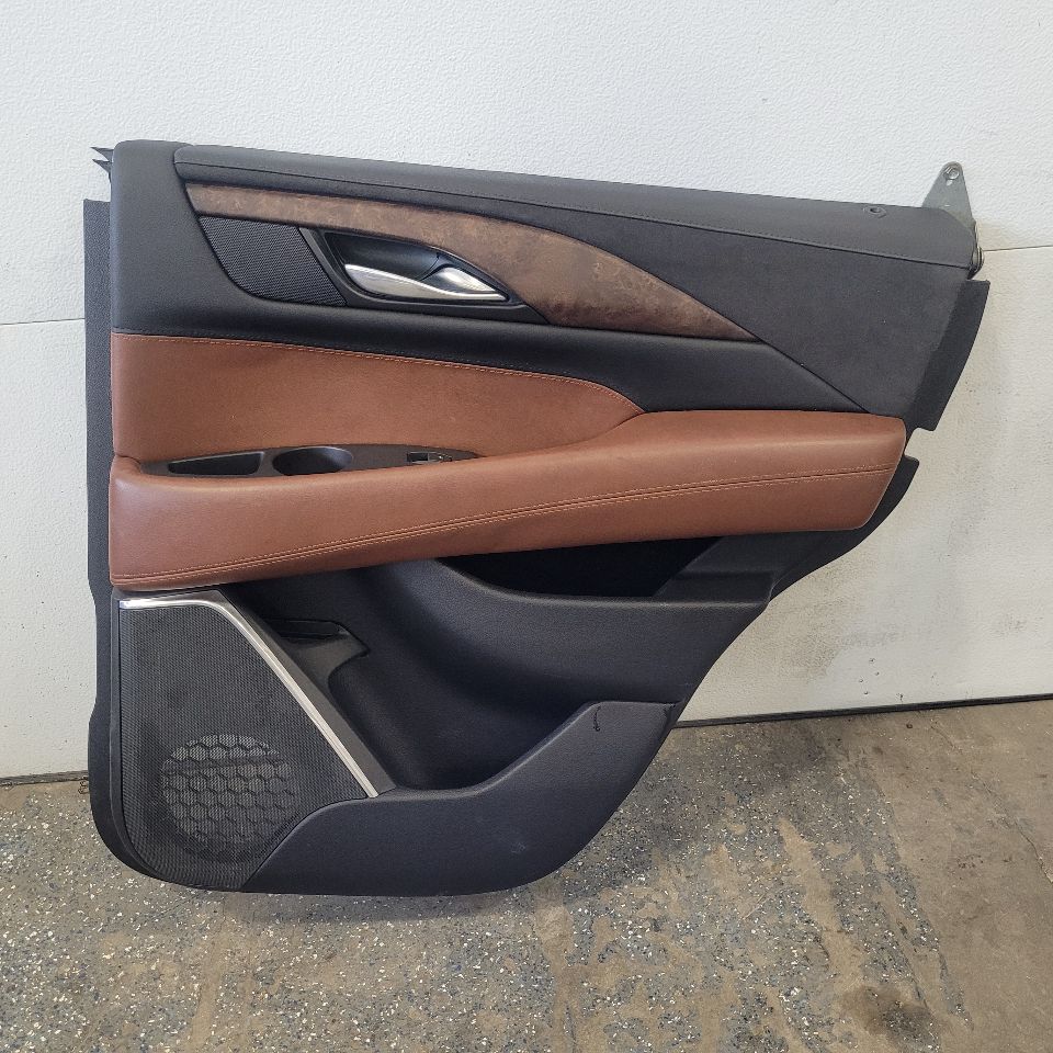 2017 ESCALADE RH PASSENGER REAR DOOR TRIM PANEL 27779 - image 1