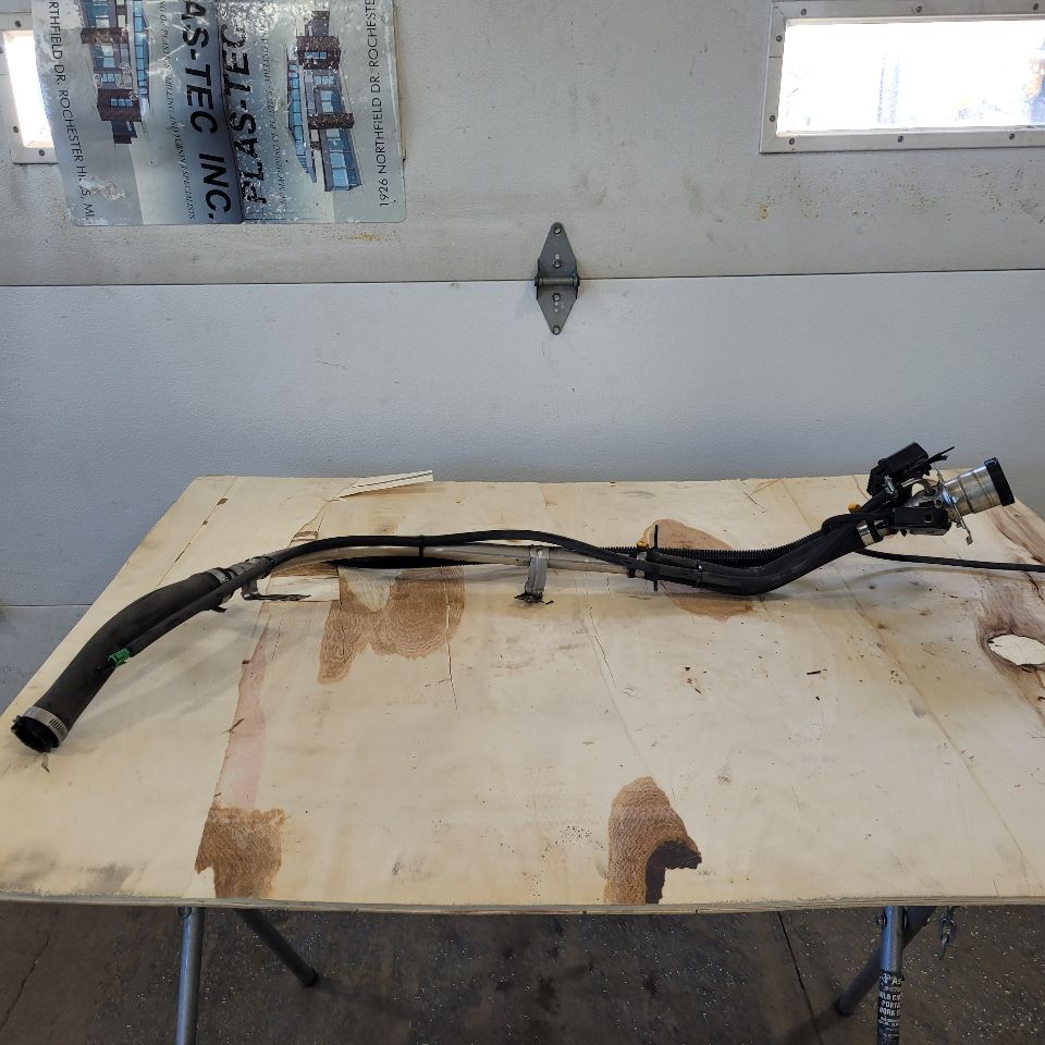 2017 ESCALADE OEM FUEL FILLER NECK 84224654 27781 - image 1