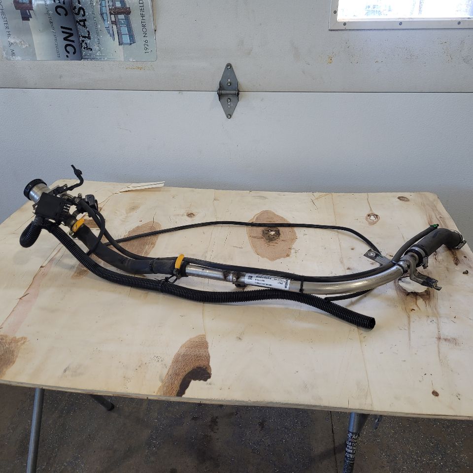 2017 ESCALADE OEM FUEL FILLER NECK 84224654 27781 - image 4