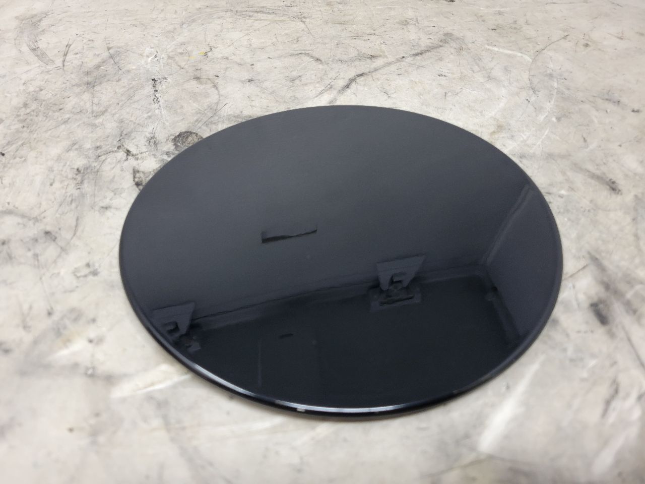 2017 ESCALADE GAS TANK FUEL FILLER DOOR BLACK 27810 - image 3