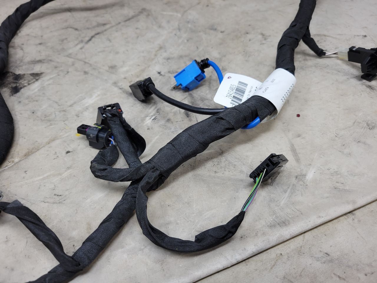 2017 ESCALADE CENTER CONSOLE WIRING HARNESS 27827 - image 2