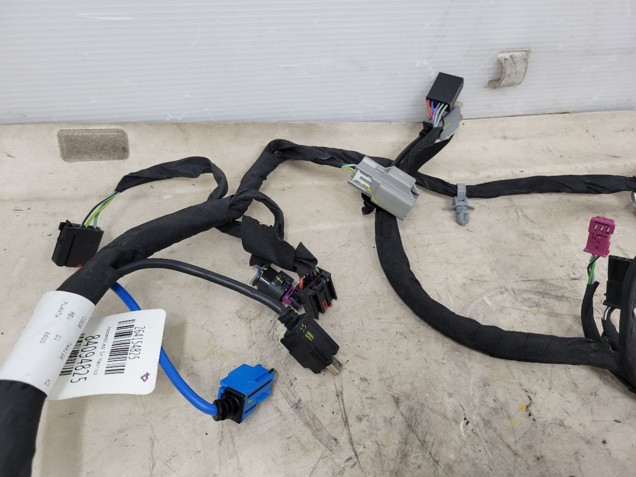 2017 ESCALADE CENTER CONSOLE WIRING HARNESS 27827 - image 11