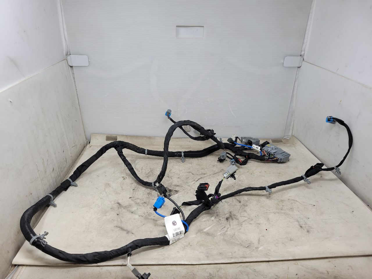 2017 ESCALADE CENTER CONSOLE WIRING HARNESS 27827 - image 12
