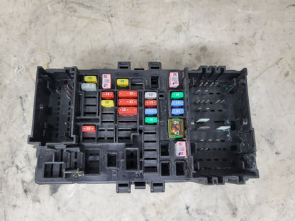2017 ESCALADE DASH FUSE BOX WIRE JUNCTION 23418064 27829 - image 2