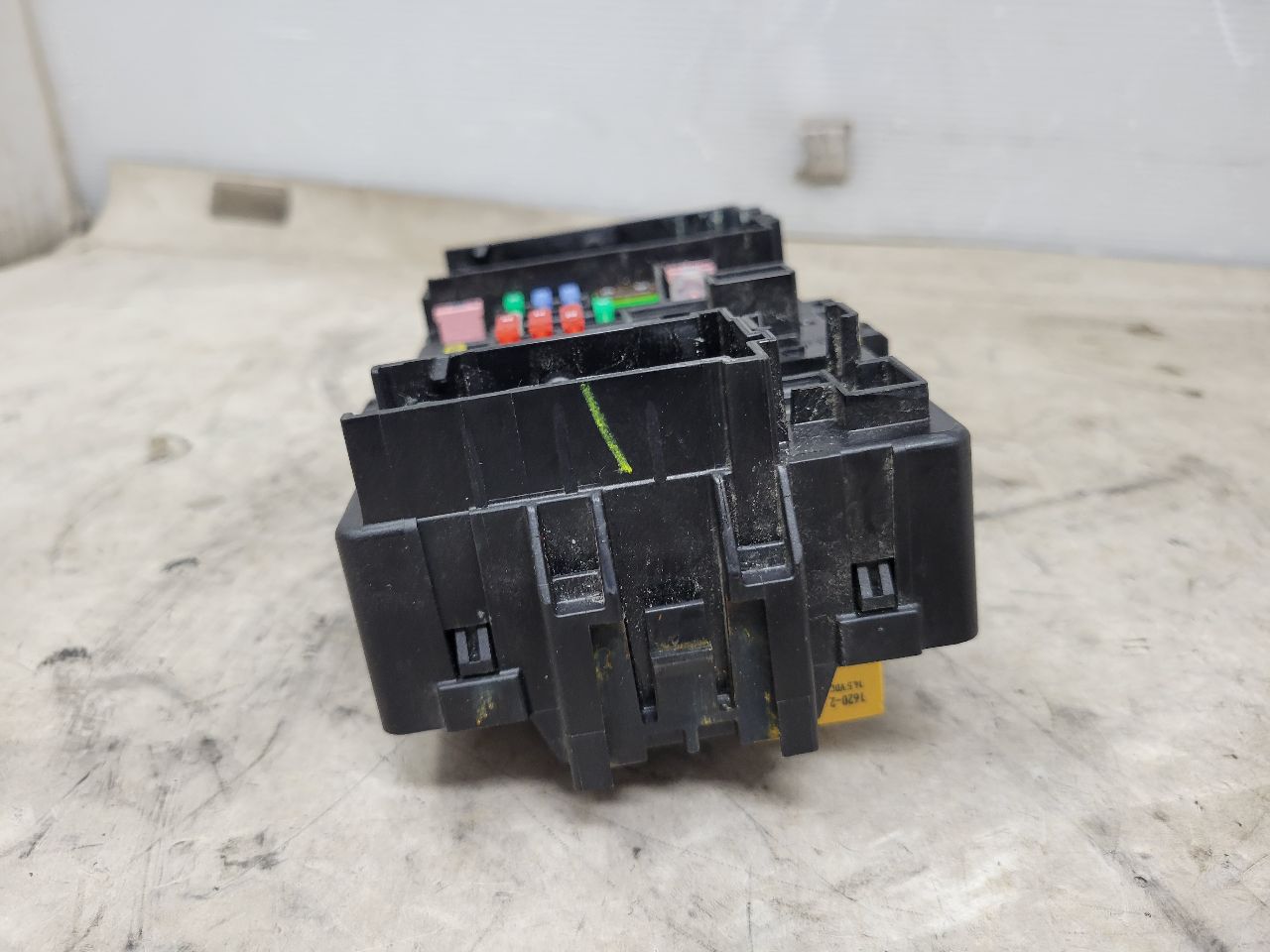 2017 ESCALADE DASH FUSE BOX WIRE JUNCTION 23418064 27829 - image 5