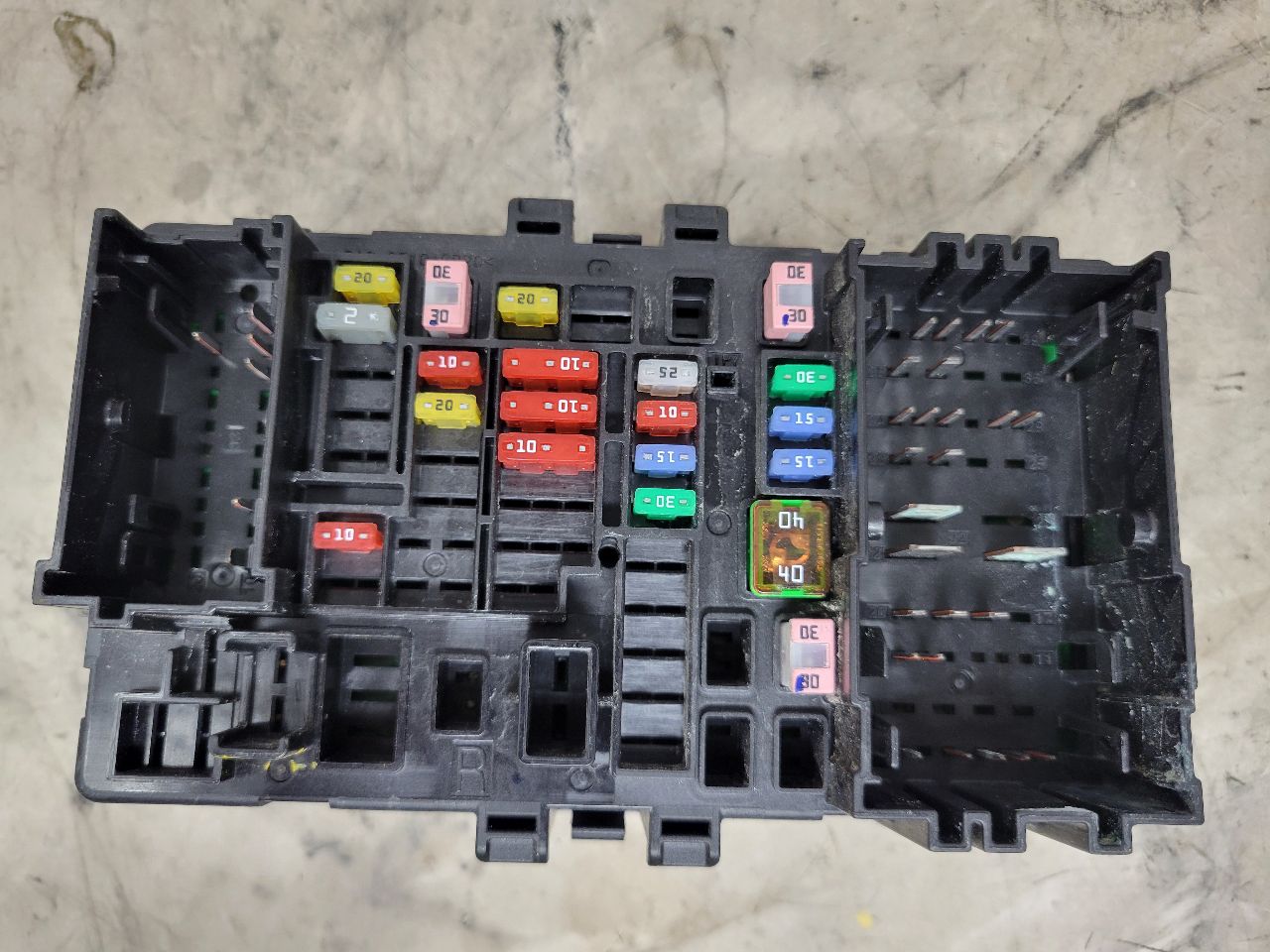 2017 ESCALADE DASH FUSE BOX WIRE JUNCTION 23418064 27829 - image 7