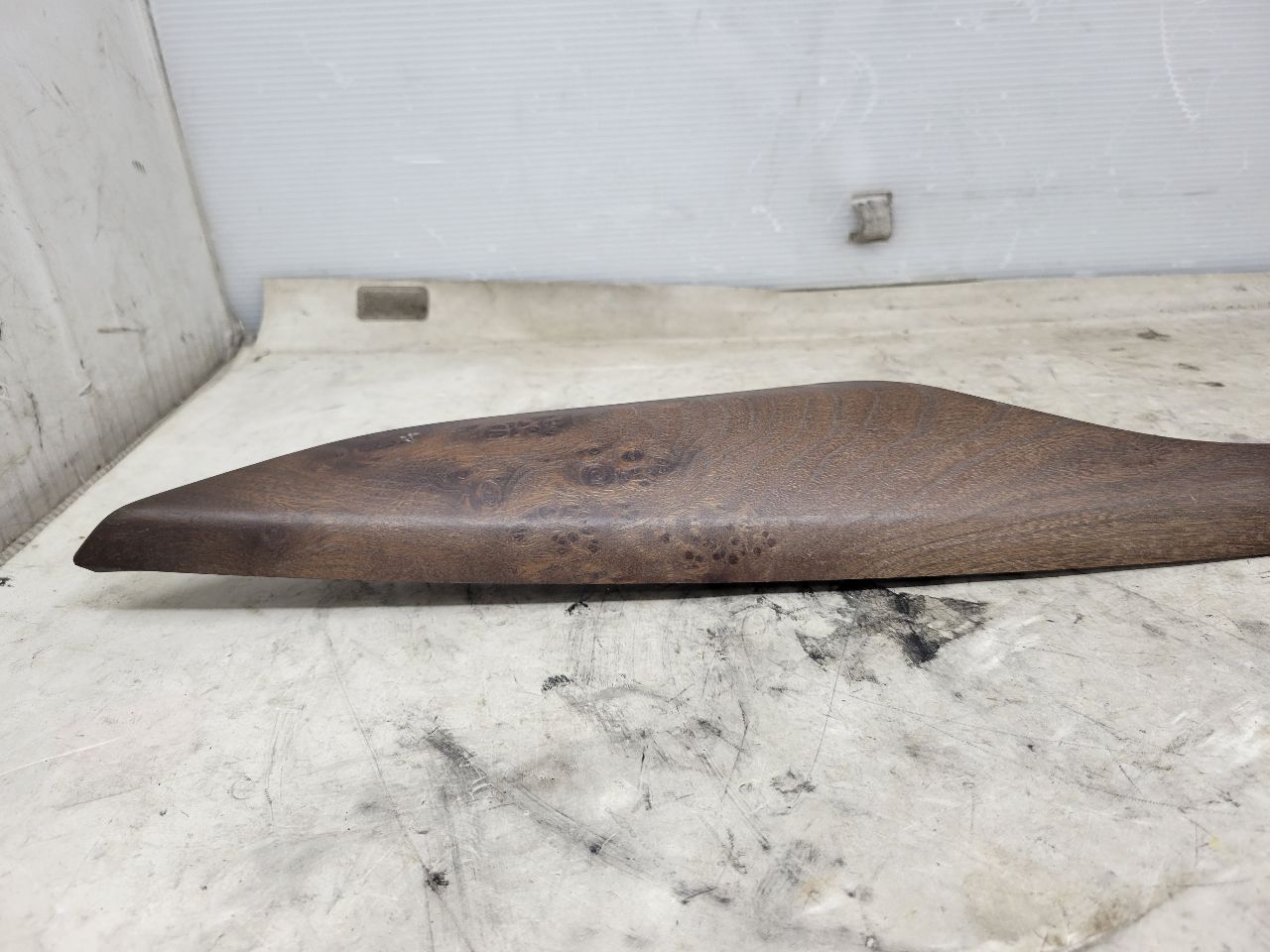 2017 ESCALADE FRONT PASSENGER DOOR PANEL WOOD TRIM 27835 - image 4