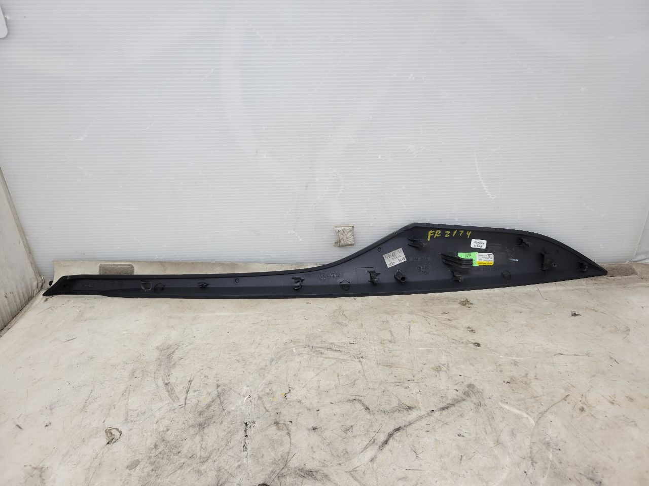 2017 ESCALADE FRONT PASSENGER DOOR PANEL WOOD TRIM 27835 - image 9