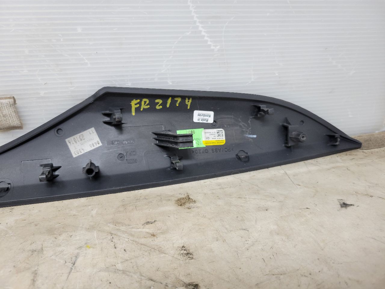 2017 ESCALADE FRONT PASSENGER DOOR PANEL WOOD TRIM 27835 - image 11