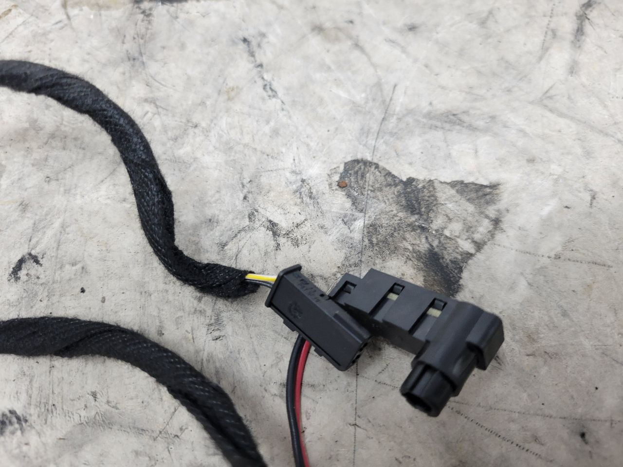 2017 ESCALADE FRONT RH DOOR PANEL WIRE 84030288 27849 - image 5