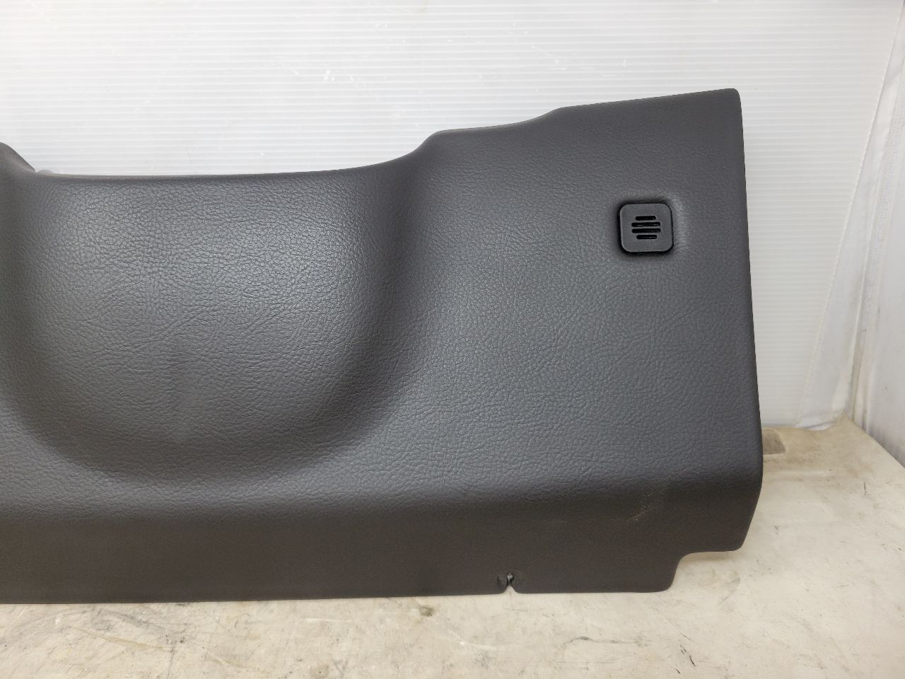 2011 CORVETTE DRIVER DASH KNEE BOLSTER BLACK 29K 27864 - image 2