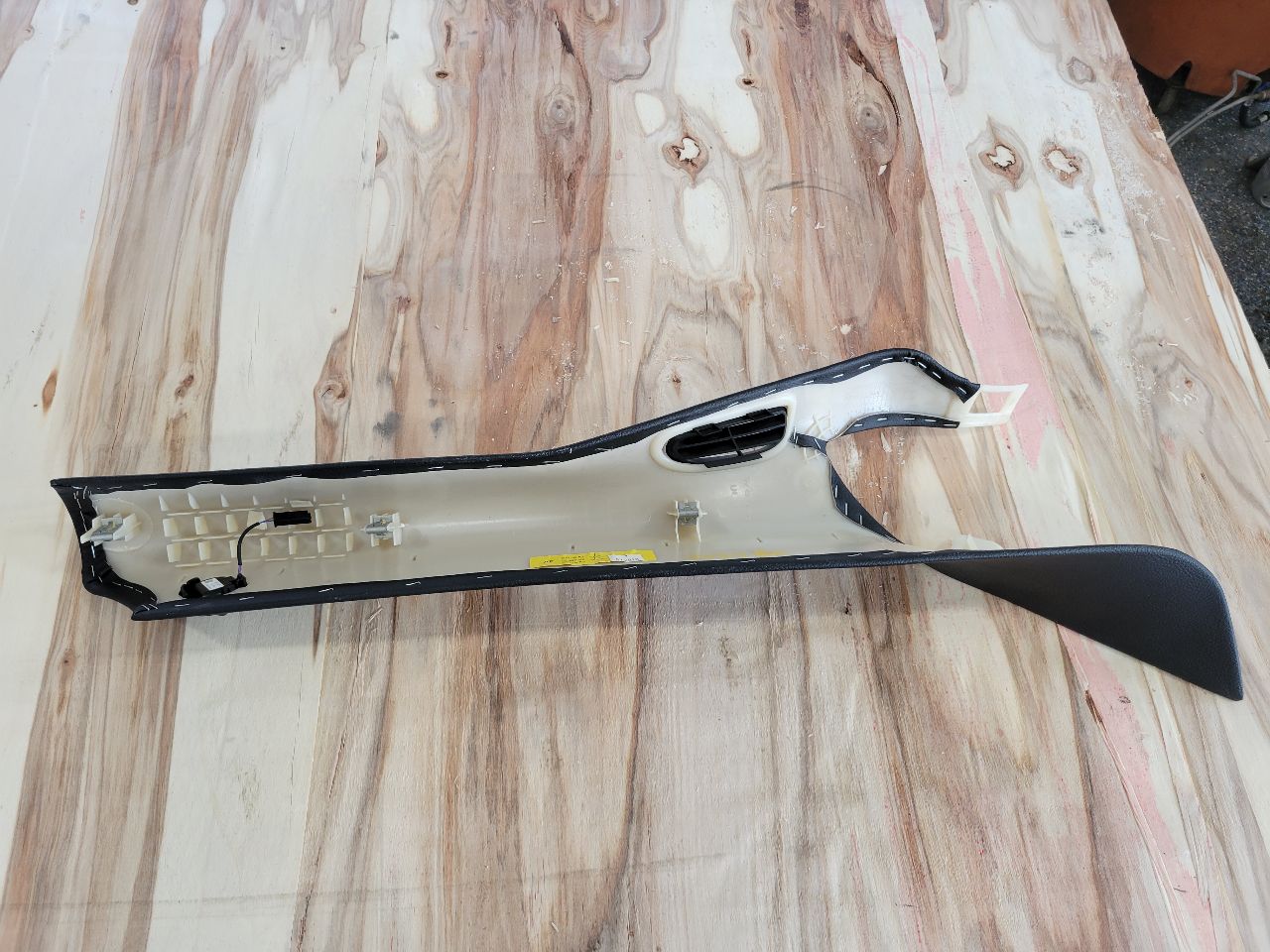 2011 CORVETTE INTERIOR A PILLAR TRIM BLACK PAIR 27869 - image 8
