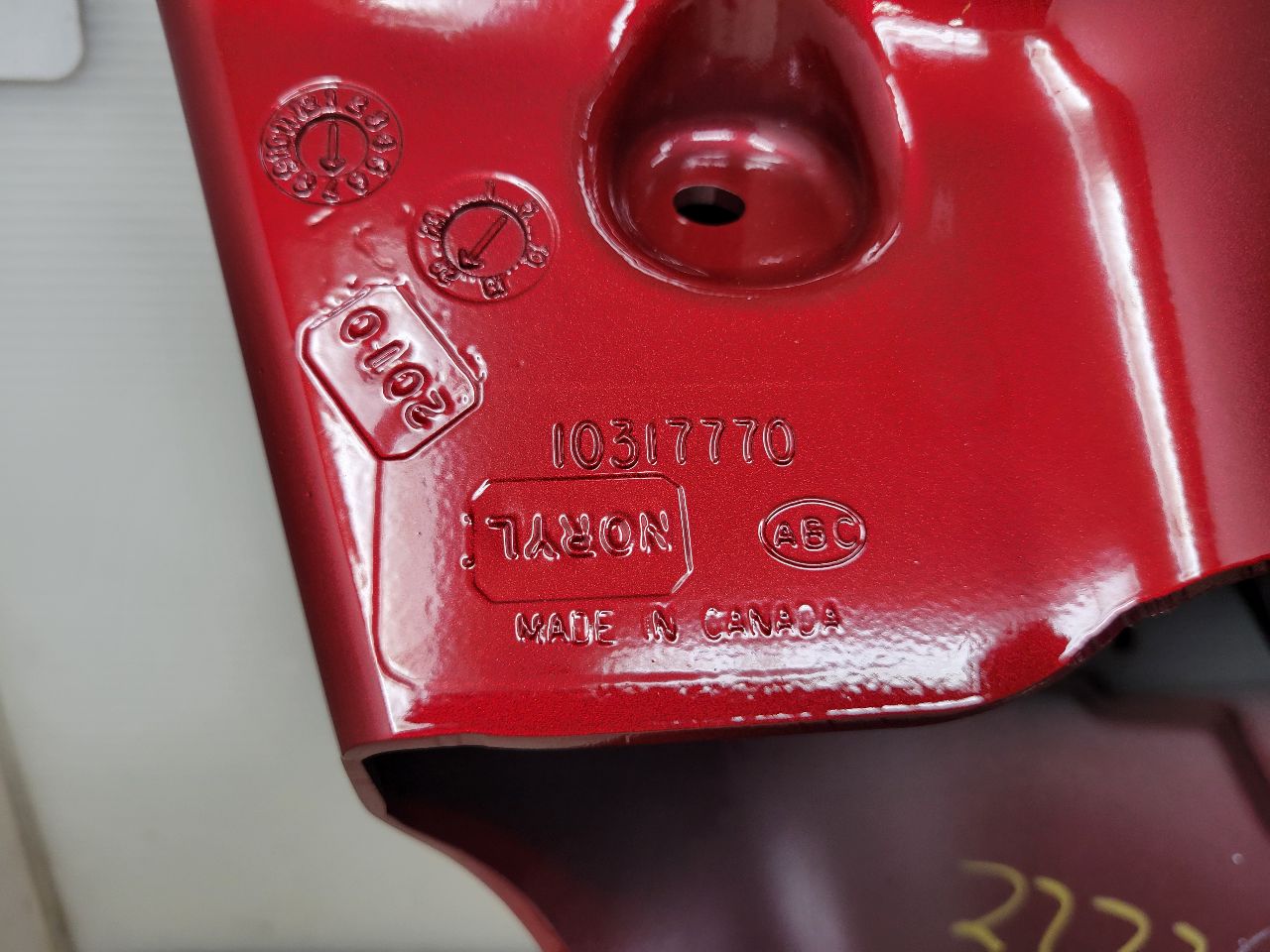 2011 CORVETTE CONVERTIBLE WATERFALL TRIM LATCH RED 27879 - image 12