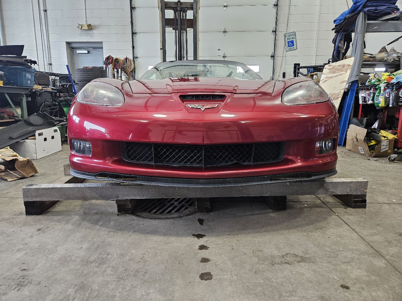 2011 CORVETTE FRONT CLIP CUT BEHIND A PILLAR 89U 27891 - image 2
