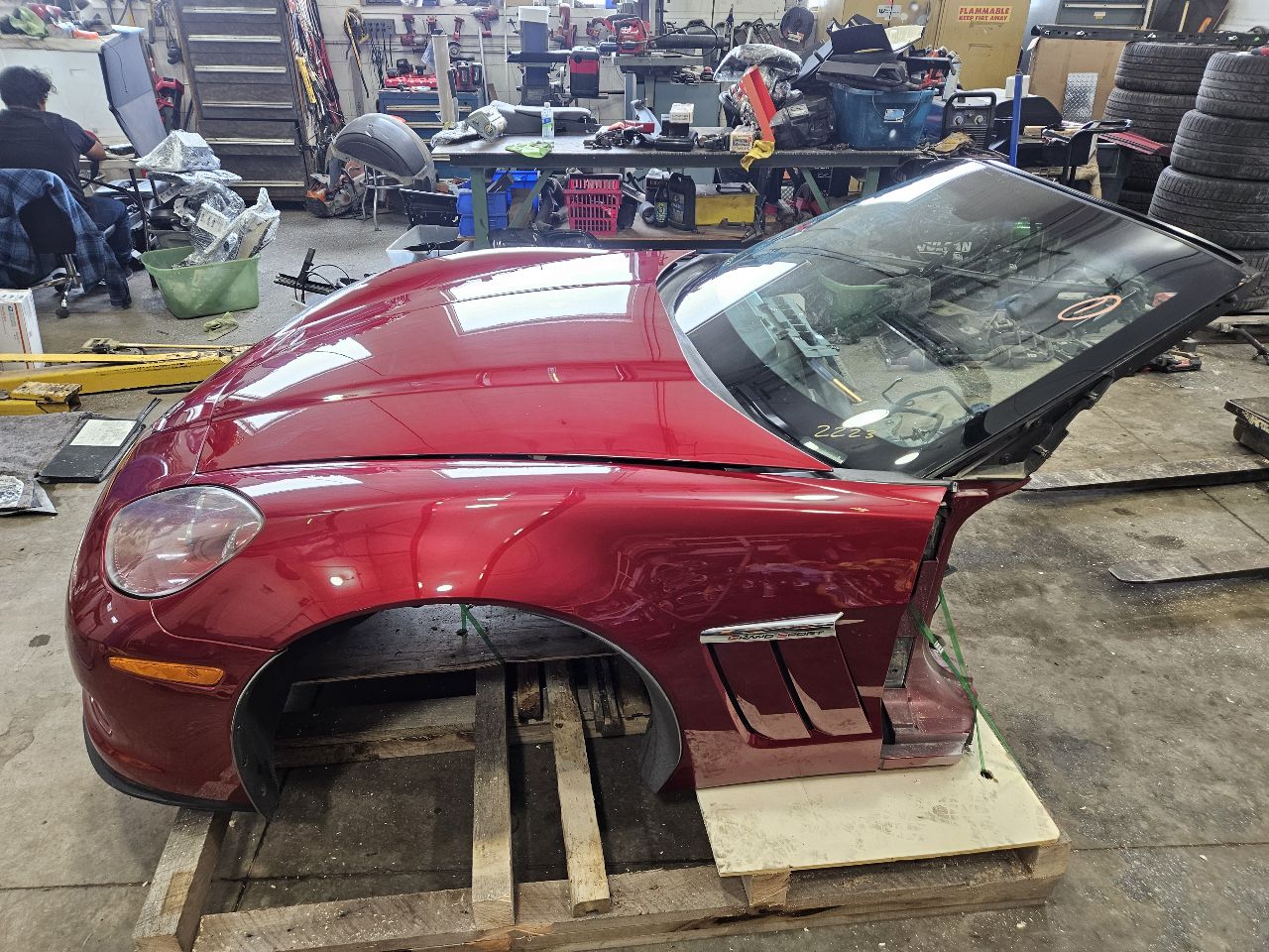 2011 CORVETTE FRONT CLIP CUT BEHIND A PILLAR 89U 27891 - image 8