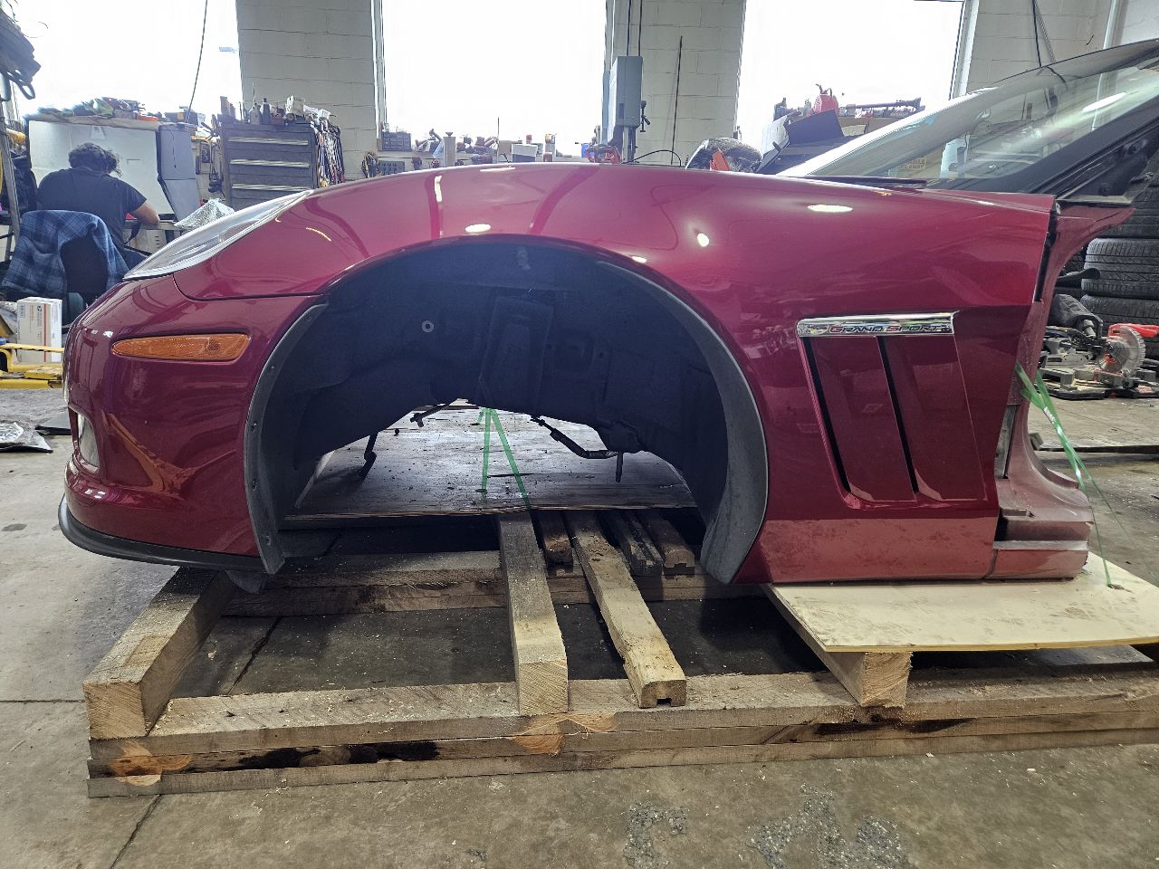 2011 CORVETTE FRONT CLIP CUT BEHIND A PILLAR 89U 27891 - image 9