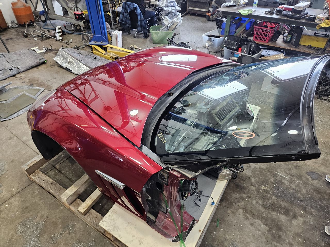 2011 CORVETTE FRONT CLIP CUT BEHIND A PILLAR 89U 27891 - image 11