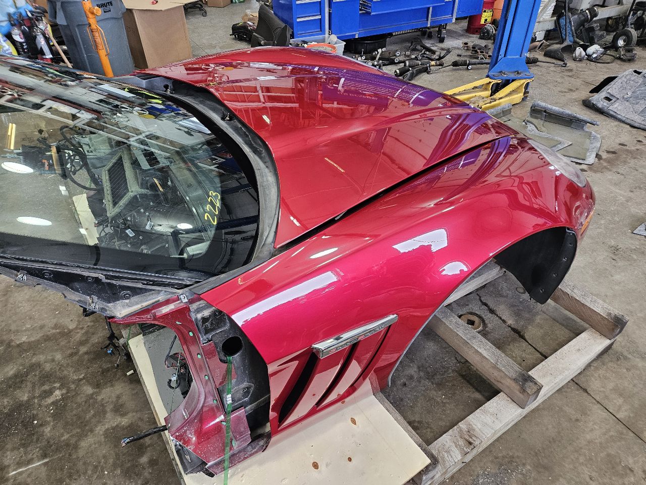 2011 CORVETTE FRONT CLIP CUT BEHIND A PILLAR 89U 27891 - image 14