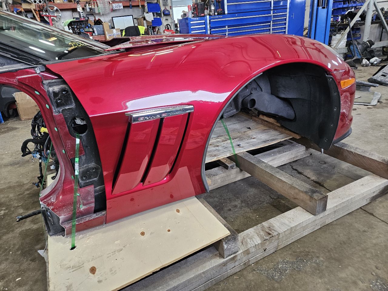 2011 CORVETTE FRONT CLIP CUT BEHIND A PILLAR 89U 27891 - image 15