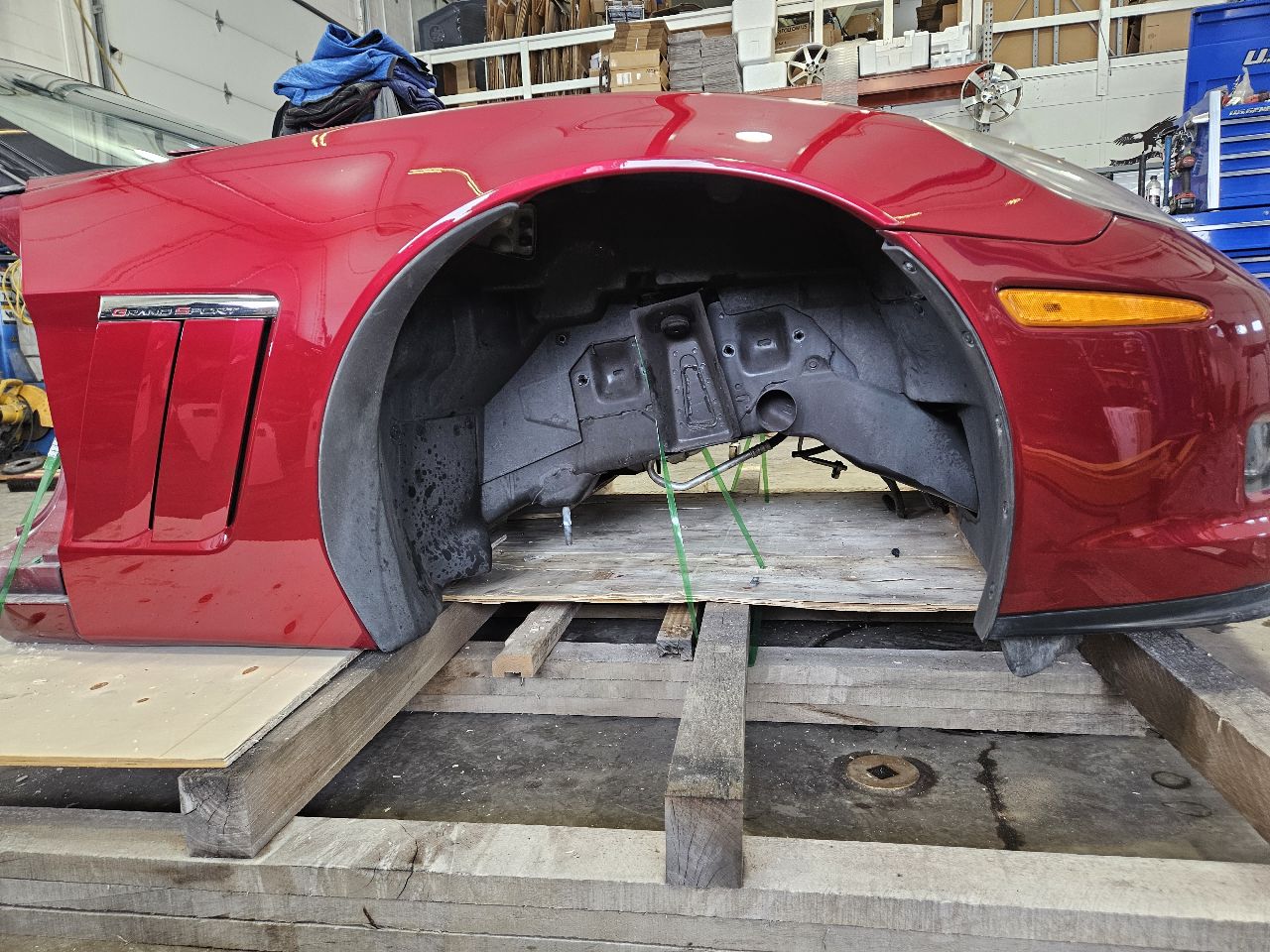 2011 CORVETTE FRONT CLIP CUT BEHIND A PILLAR 89U 27891 - image 17