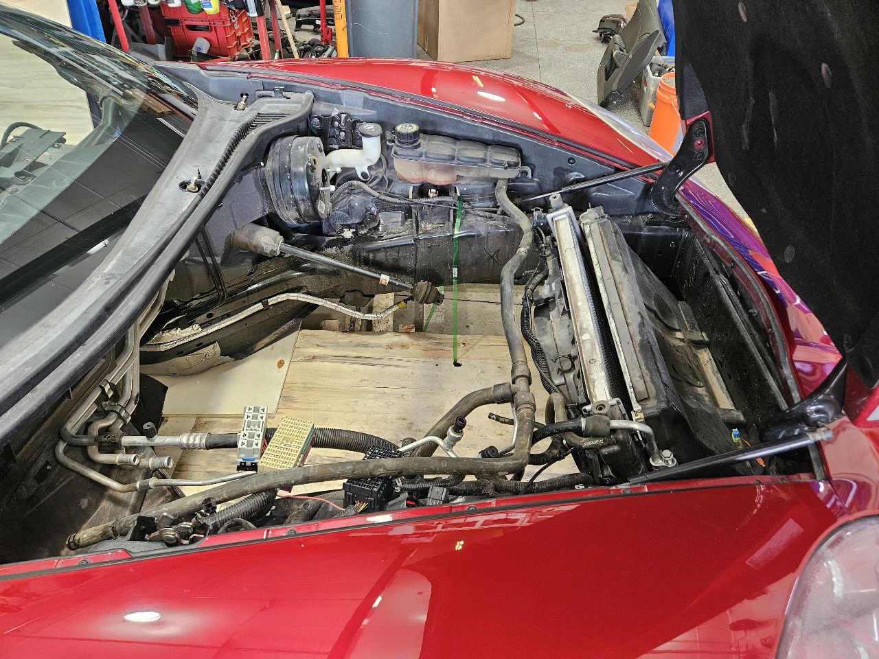 2011 CORVETTE FRONT CLIP CUT BEHIND A PILLAR 89U 27891 - image 2