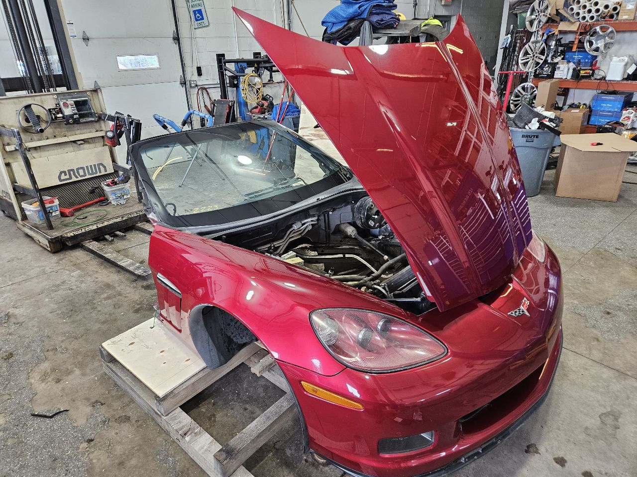 2011 CORVETTE FRONT CLIP CUT BEHIND A PILLAR 89U 27891 - image 8