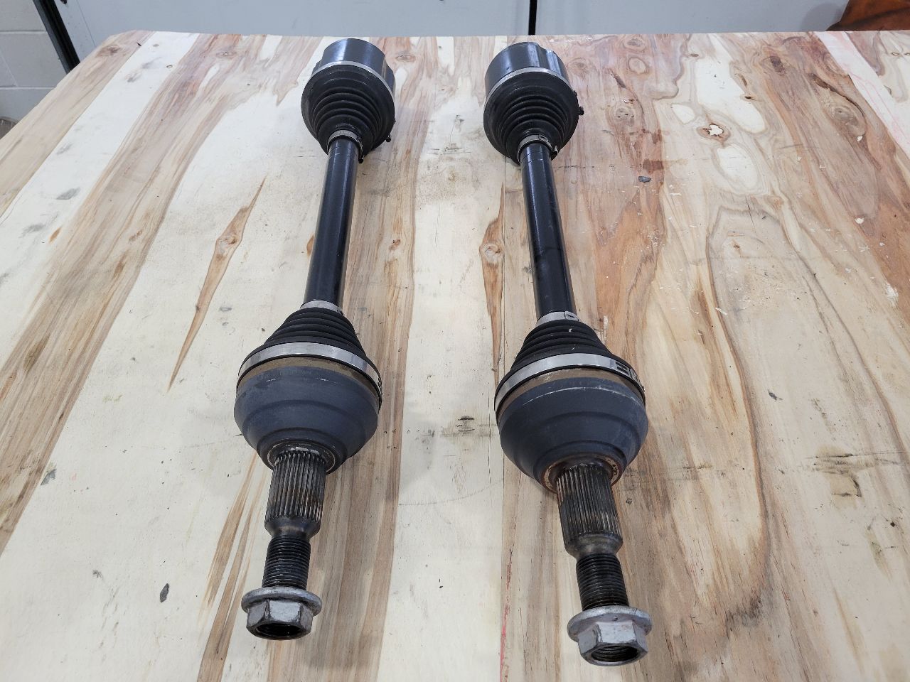 2011 CORVETTE REAR AXLE SHAFTS PAIR LH RH FE3 F55 27917 - image 1
