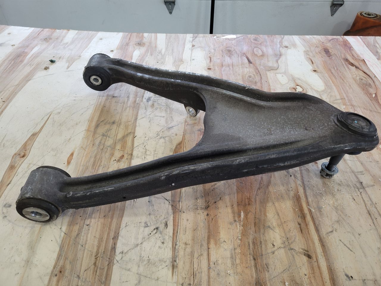 2011 CORVETTE RH REAR LOWER CONTROL ARM 29K MI 27919 - image 3