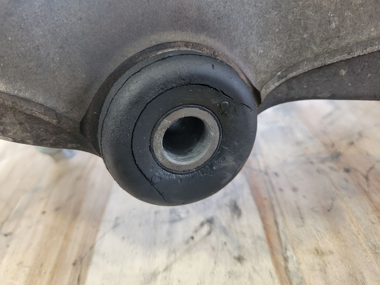 2011 CORVETTE RH REAR LOWER CONTROL ARM 29K MI 27919 - image 9