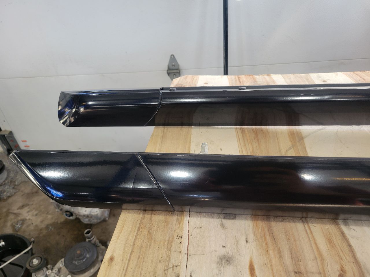 2015 ESCALADE OEM LUGGAGE RACK RAILS VINYL WRAPPED 27933 - image 2
