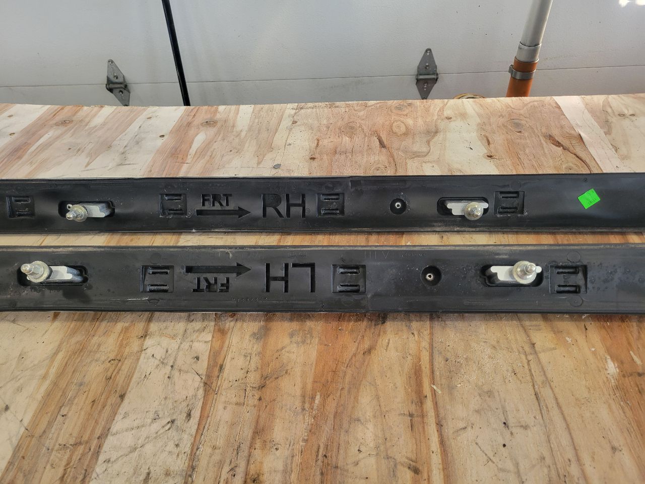 2015 ESCALADE OEM LUGGAGE RACK RAILS VINYL WRAPPED 27933 - image 1