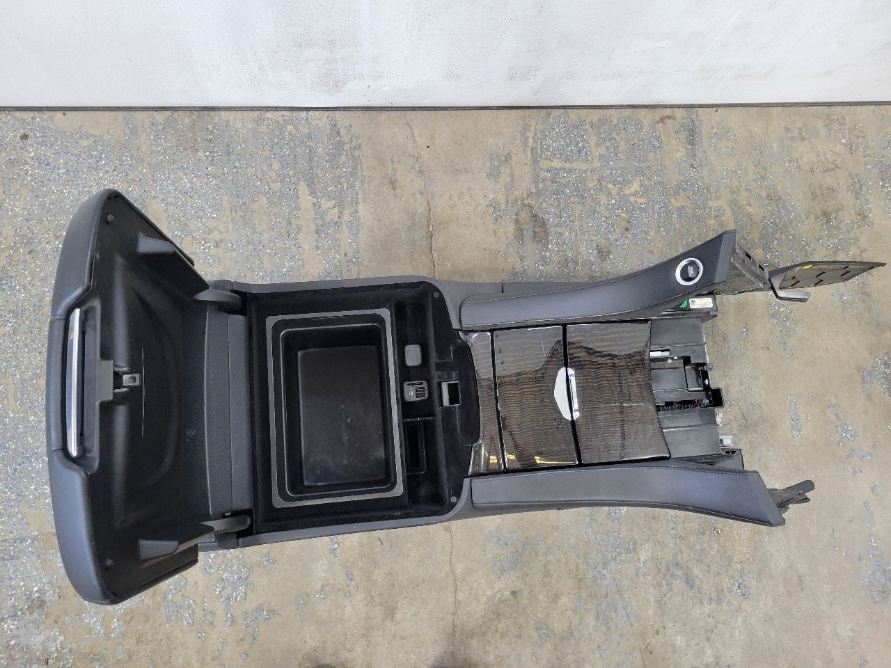 2015 ESCALADE PLATINUM CENTER CONSOLE W/COOLER 27936 - image 11