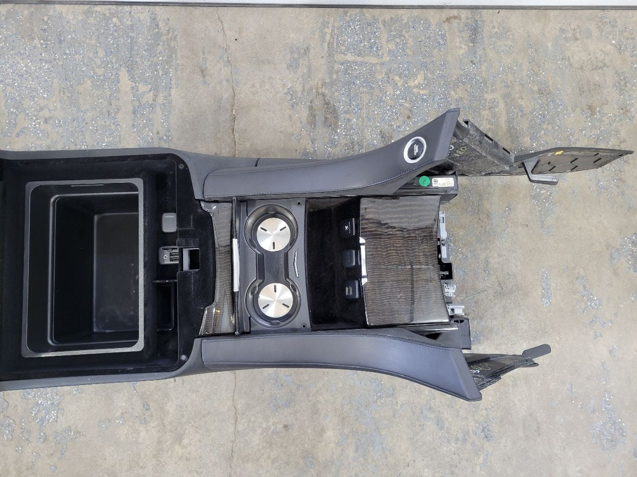2015 ESCALADE PLATINUM CENTER CONSOLE W/COOLER 27936 - image 12