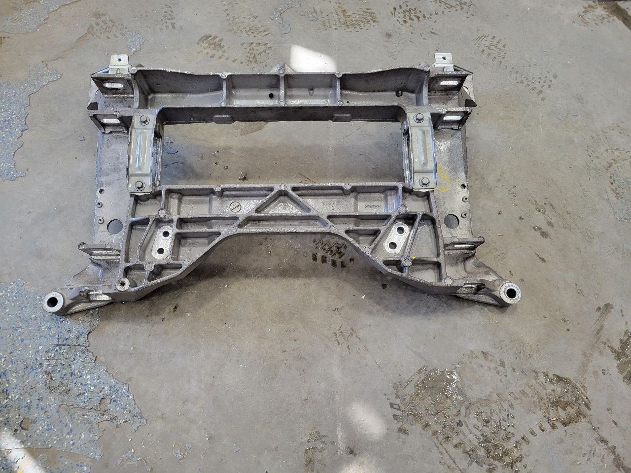 2011 CORVETTE FRONT ENGINE CROSSMEMBER K FRAME 27941 - image 8