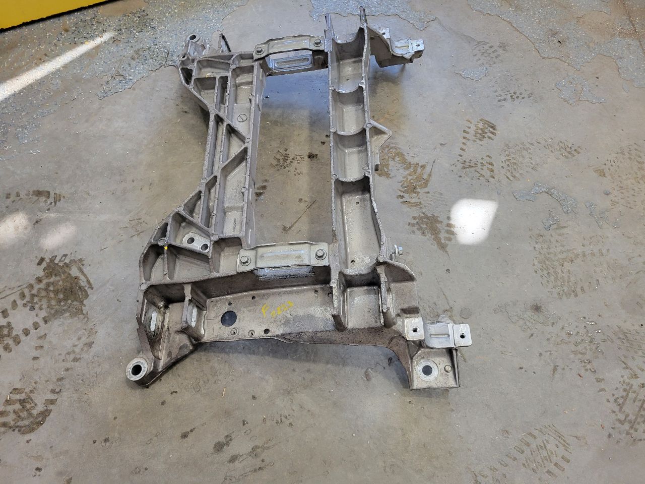 2011 CORVETTE FRONT ENGINE CROSSMEMBER K FRAME 27941 - image 9