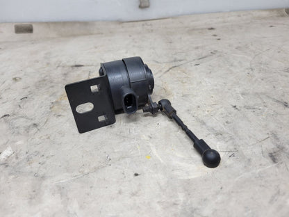 2011 CORVETTE FRONT LH RIDE HEIGHT SENSOR 25348414 27954 - image 4