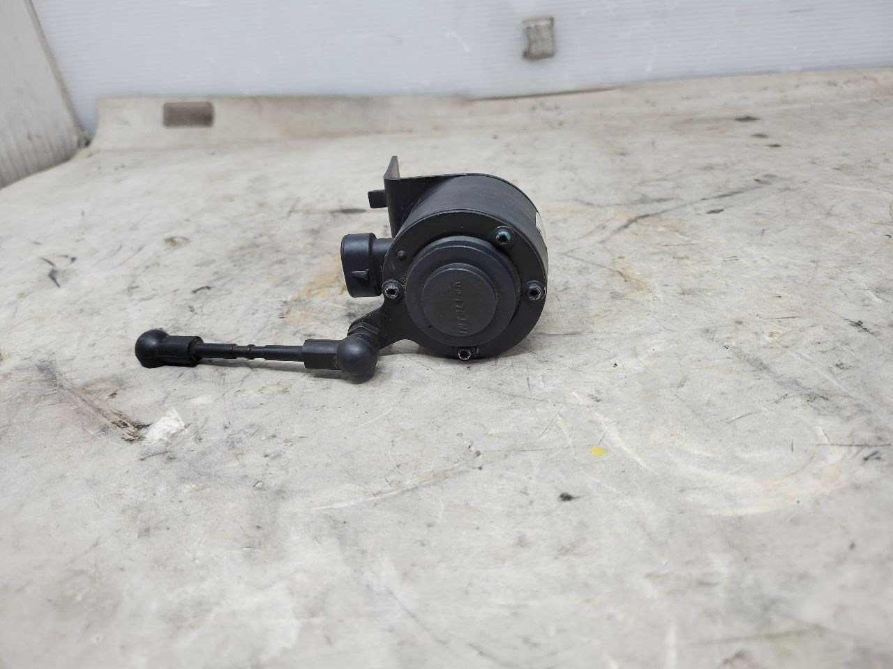 2011 CORVETTE FRONT LH RIDE HEIGHT SENSOR 25348414 27954 - image 1