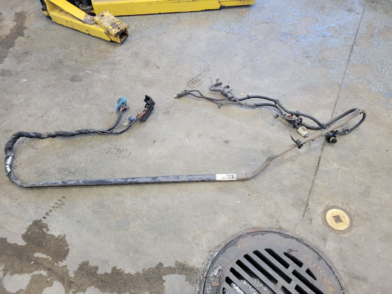 2011 CORVETTE ENGINE TO TRANSMISSION WIRE HARNESS 27958 - image 10
