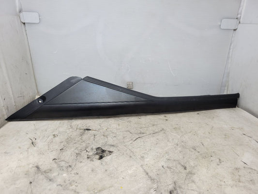 2011 CORVETTE RH PASSENGER EXTERIOR A PILLAR TRIM 27966 - image 1