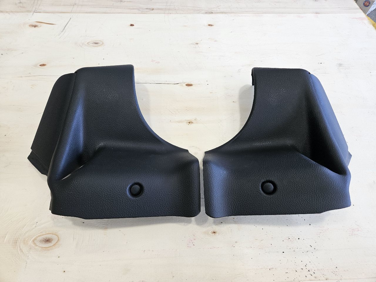 2011 CORVETTE B PILLAR SEAT BELT TRIM COVERS PAIR 27989 - image 1