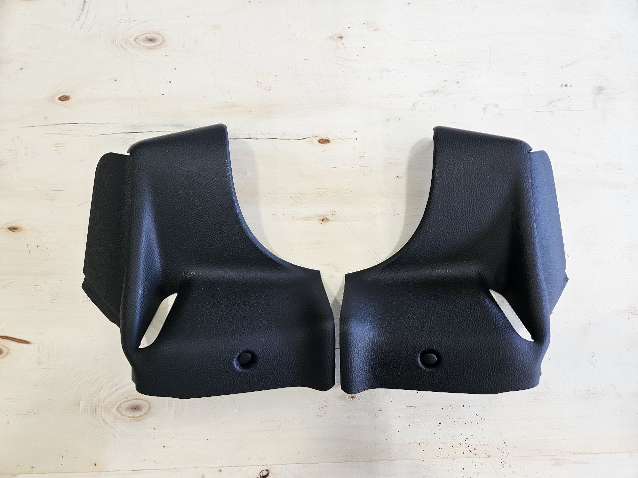 2011 CORVETTE B PILLAR SEAT BELT TRIM COVERS PAIR 27989 - image 2