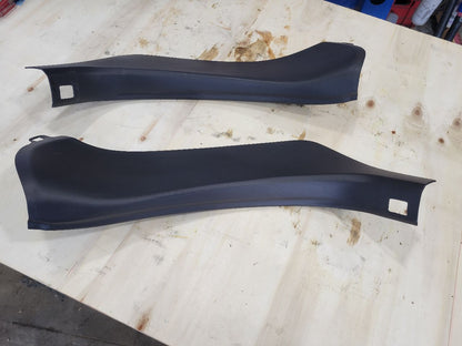 2011 CORVETTE B PILLAR SEAT BELT TRIM COVERS PAIR 27989 - image 15