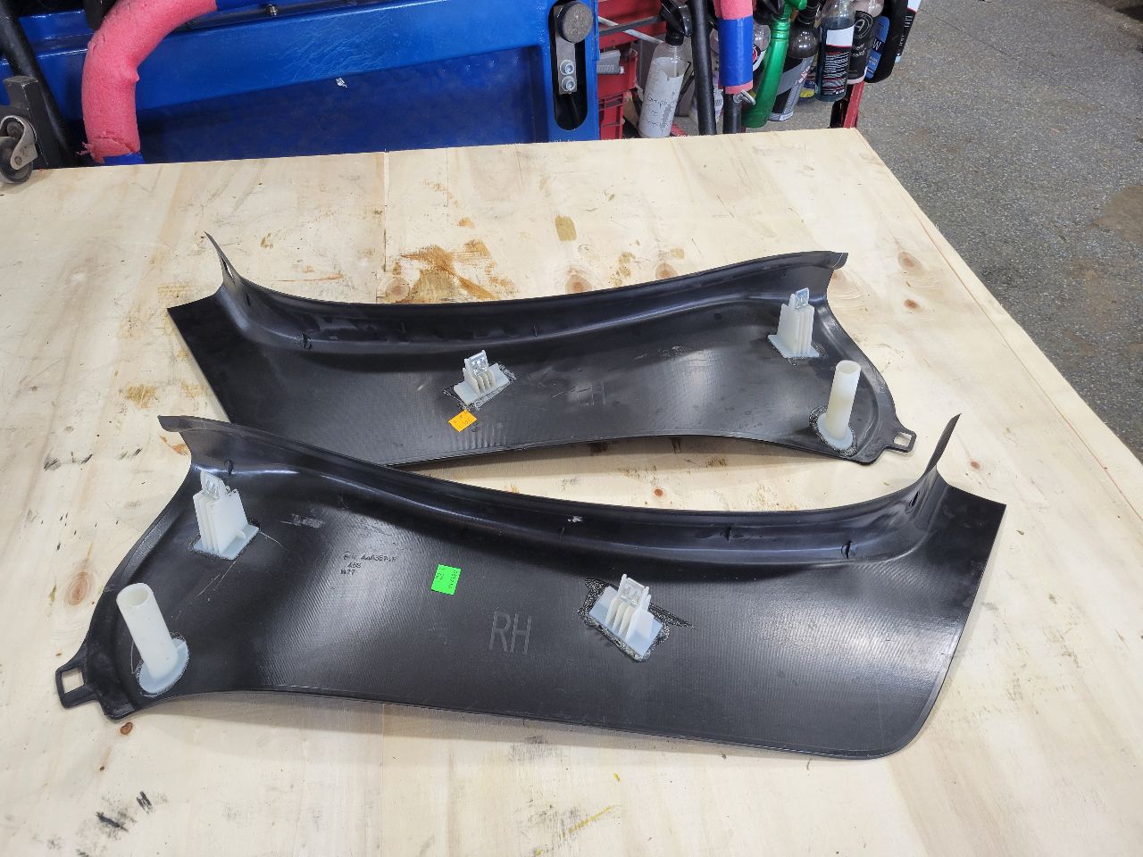 2011 CORVETTE B PILLAR SEAT BELT TRIM COVERS PAIR 27989 - image 17